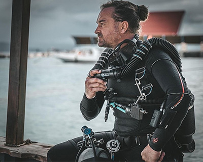 Diver alt tag